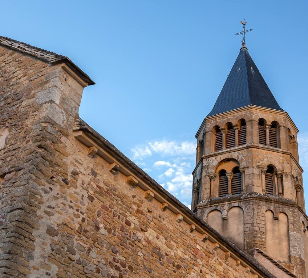 macon-sud-bourgogne-a-patrimoine-eglise-romane-saint-pierre-et-saint-paul-a-chanes-a-etienne-ramousse-images-90-1920x1080-c